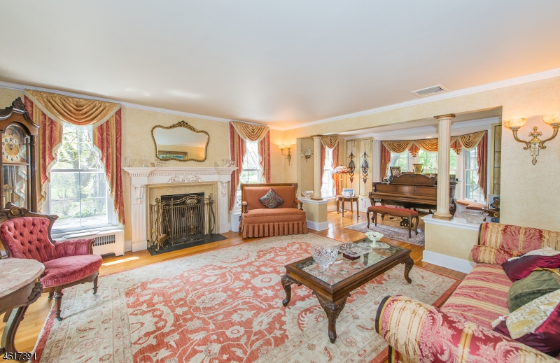20 Dickson Rd, Hampton Twp., NJ 07860