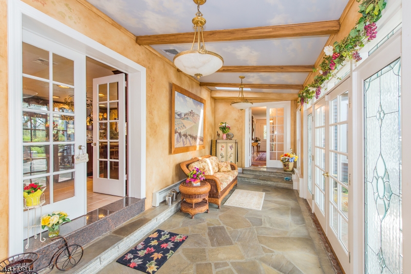 20 Dickson Rd, Hampton Twp., NJ 07860