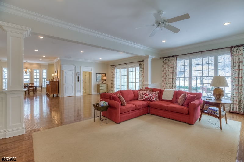 65 Fernwood Rd, Summit City, NJ 07901