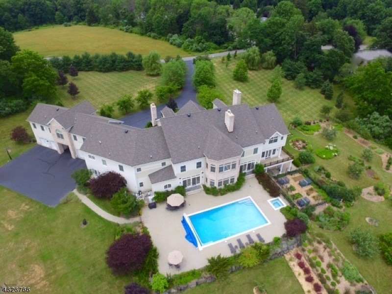 2 Spring Meadow Ln, Mendham Boro, NJ 07945