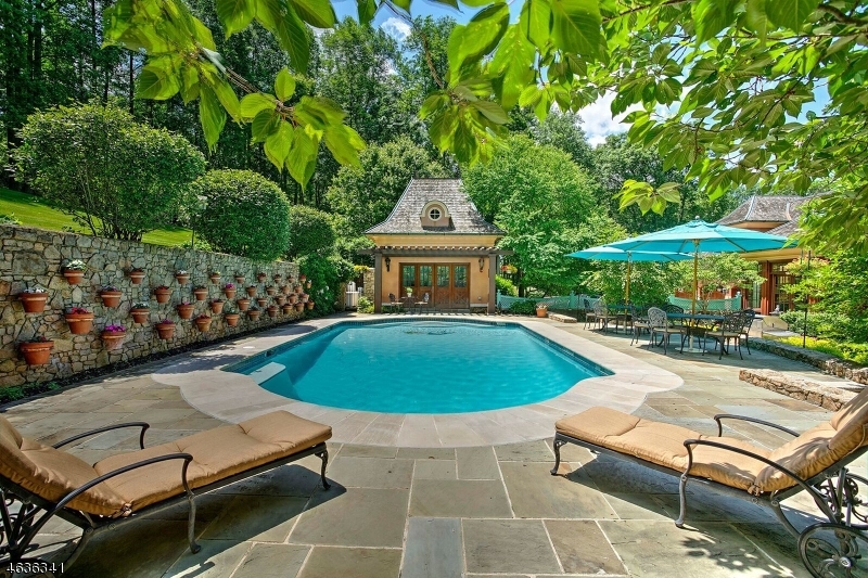 8 Chapel Ln, Mendham Boro, NJ 07945