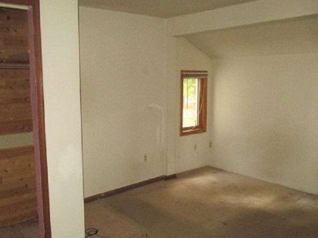 64 Mohawk AveClementon, NJ, 08021Camden County