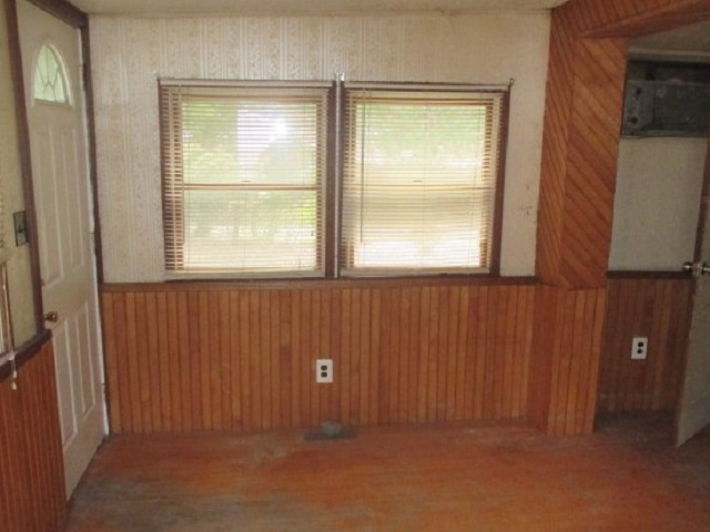 64 Mohawk AveClementon, NJ, 08021Camden County