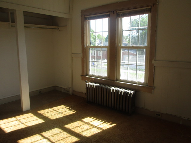 513 Chambers AveGloucester City, NJ, 08030Camden County