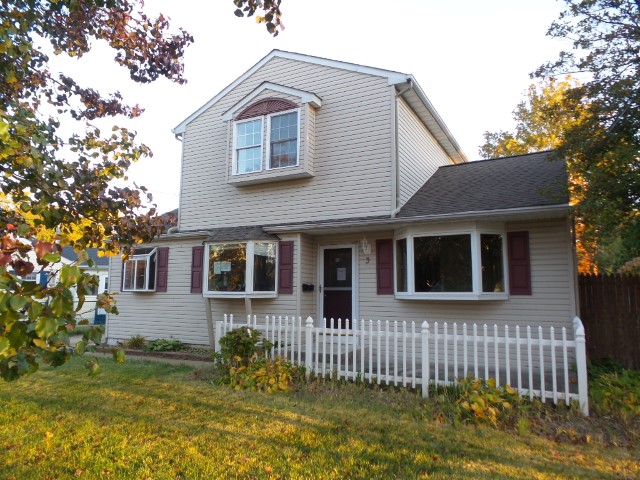 3 Woodbine AveMaple Shade, NJ, 08052Burlington County