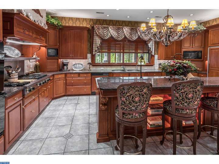 511 NEW ALBANY RD, Moorestown, NJ 08057