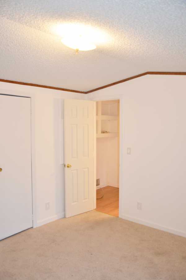 Colonial Estates 202 Harrison Ave.Williamstown, NJ 08094