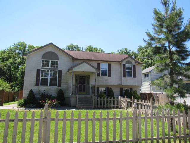 812 Indian TrlWoodbury, NJ, 08096Gloucester County