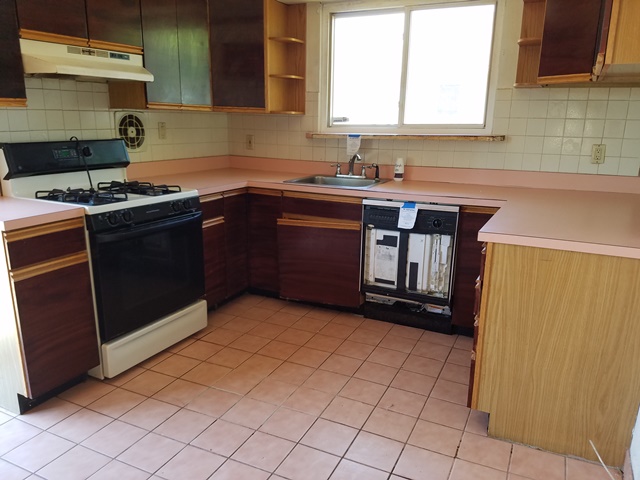 7403 Grant AvePennsauken, NJ, 08109Camden County