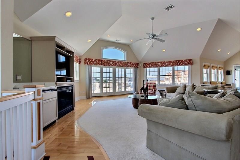 7698 Dune Drive, Avalon, NJ 08202