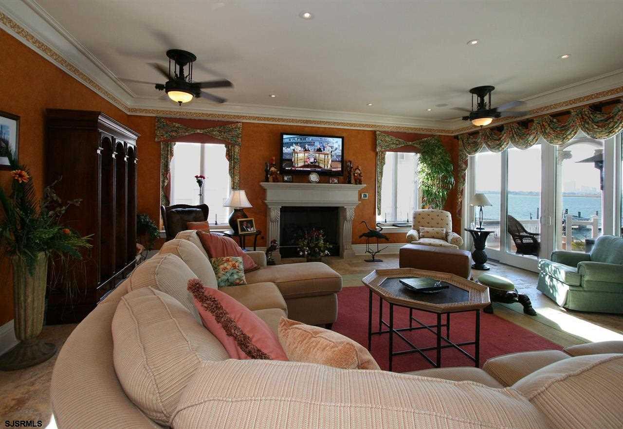 524 W Shore Dr, Brigantine, NJ 08203