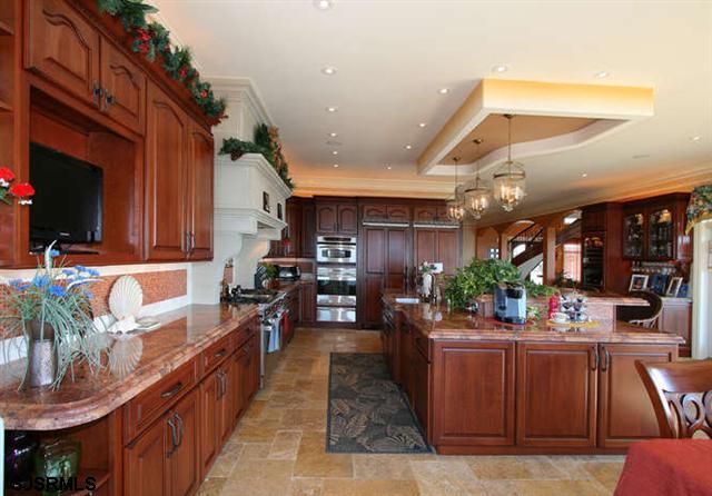 524 W Shore Dr, Brigantine, NJ 08203