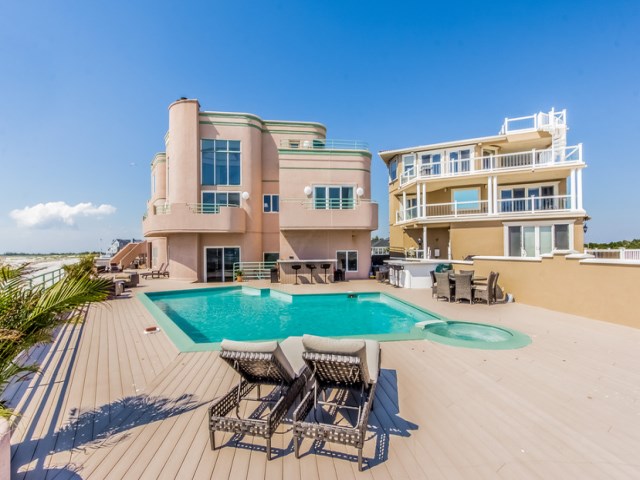 4 Sunset Ct, Brigantine, NJ 08203