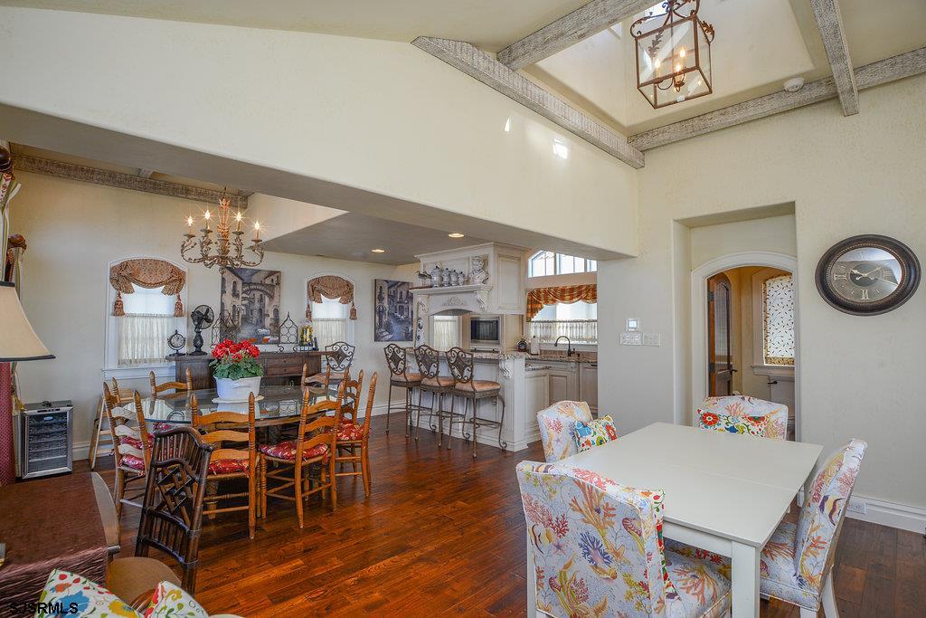 1560 Boardwalk, Ocean City, NJ 08226