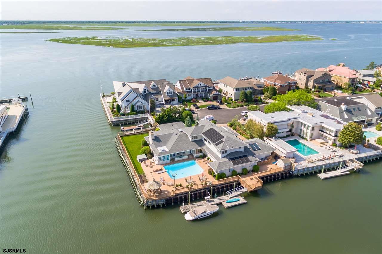 8110 Bayshore Dr, Margate, NJ 08402