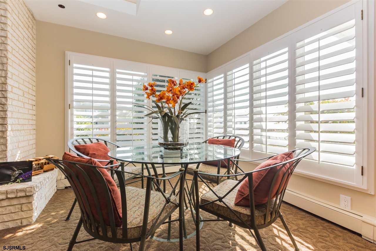 8110 Bayshore Dr, Margate, NJ 08402