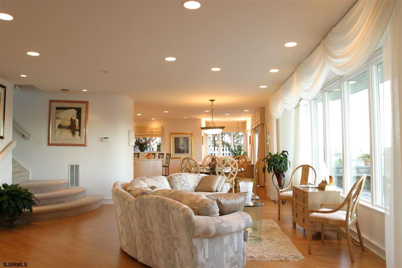 111 S Union Ave, Margate, NJ 08402