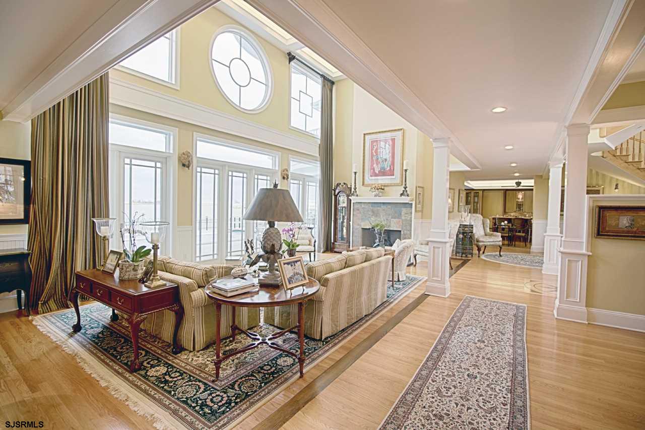 7901 Bayshore Dr, Margate, NJ 08402