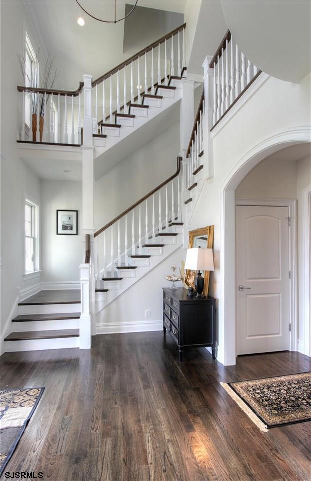 112 S Dorset Ave, Ventnor, NJ 08406