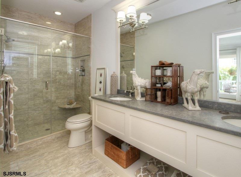 112 S Dorset Ave, Ventnor, NJ 08406