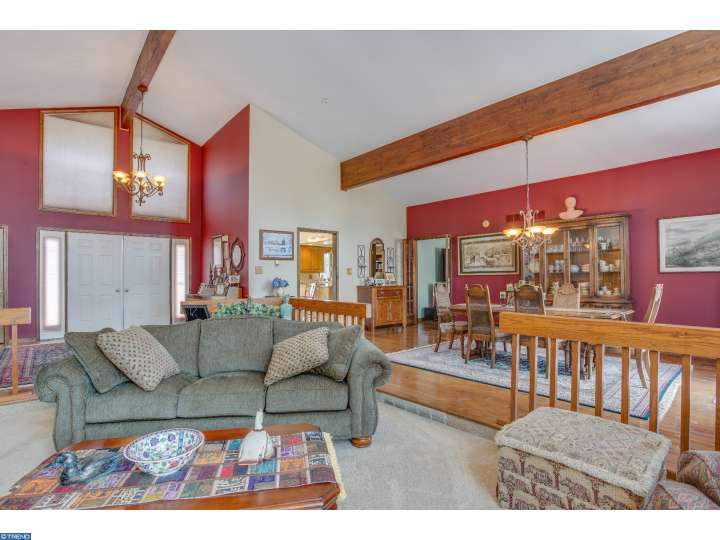 19 WYGANT RD, Cream Ridge, NJ 08514