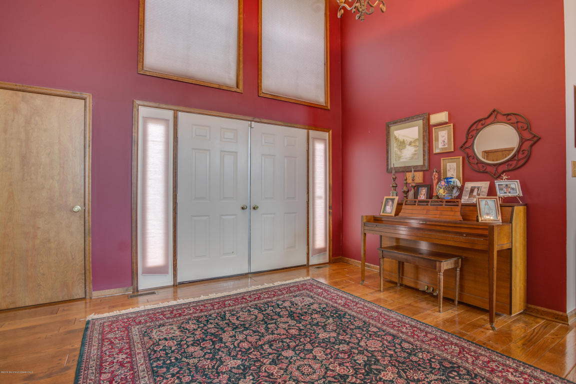 19 Wygant Road, Cream Ridge, NJ 08514