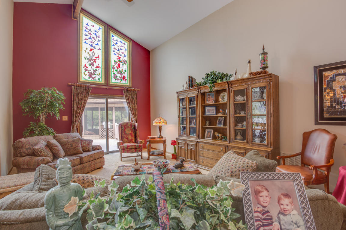 19 Wygant Road, Cream Ridge, NJ 08514
