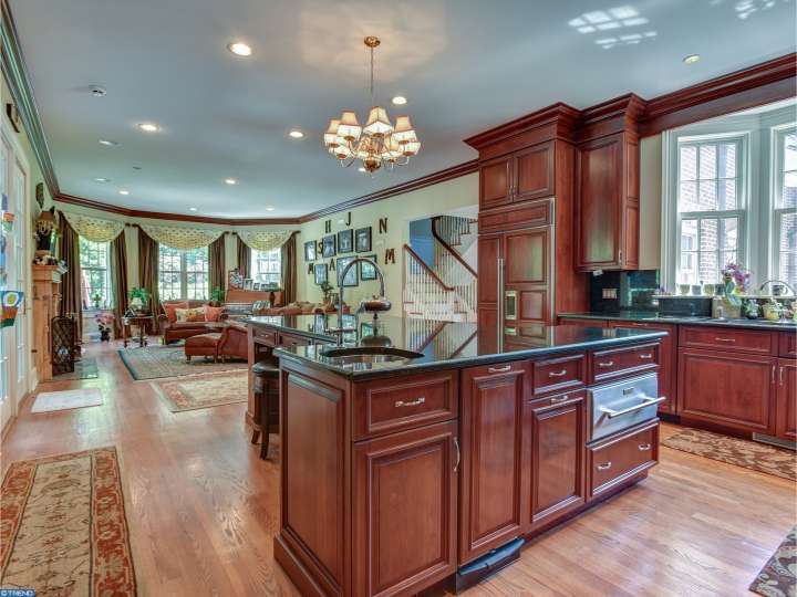 8 PLAYERS LN, Princeton, NJ 08540