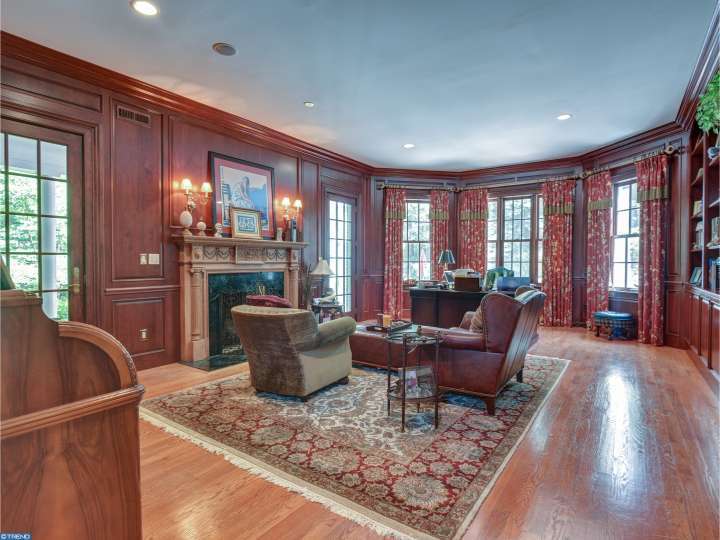 8 PLAYERS LN, Princeton, NJ 08540