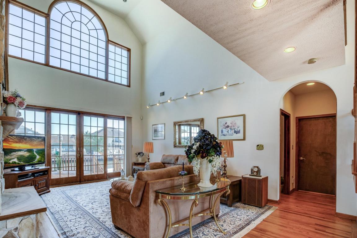 292 Curtis Point Drive, Mantoloking, NJ 08738