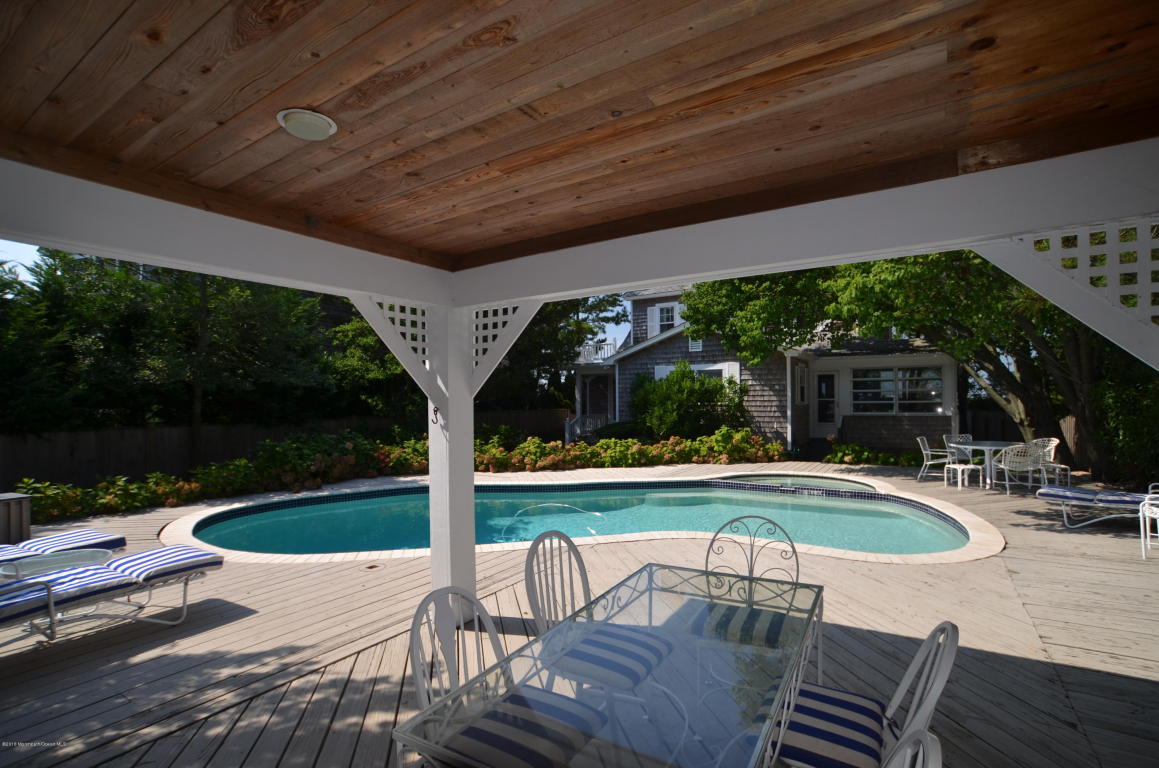 962 Lagoon Lane, Mantoloking, NJ 08738