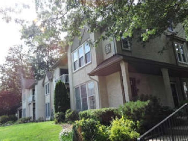 102 Commons At KingEast Brunswick, NJ, 08816Middlesex County