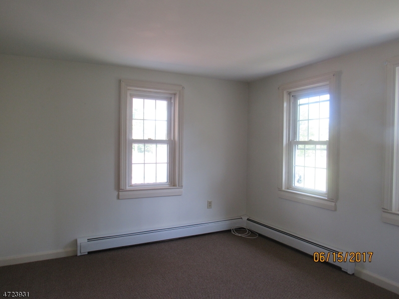 7Firehouse Ln, Kingwood Twp., NJ 08825