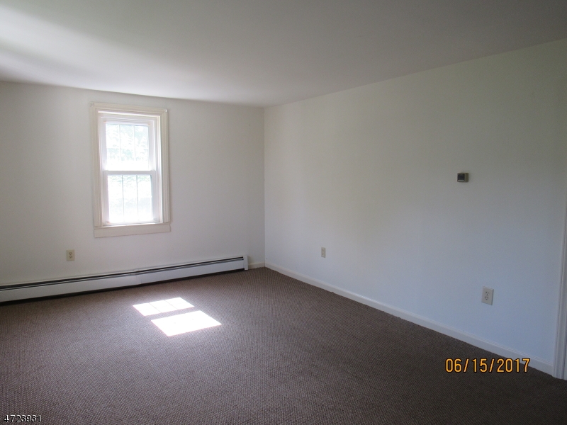 7Firehouse Ln, Kingwood Twp., NJ 08825