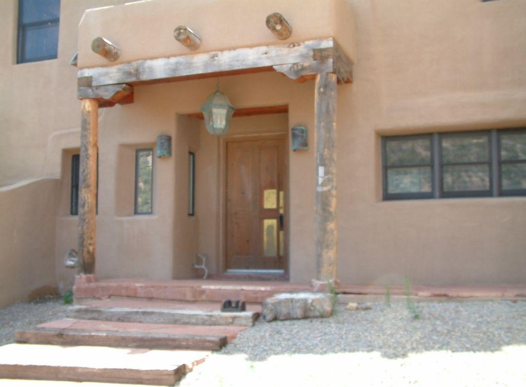 209 Pinon Trail, Cedar Crest, NM 87008