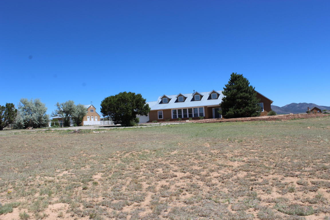 164 Square H Road, Edgewood, NM 87015
