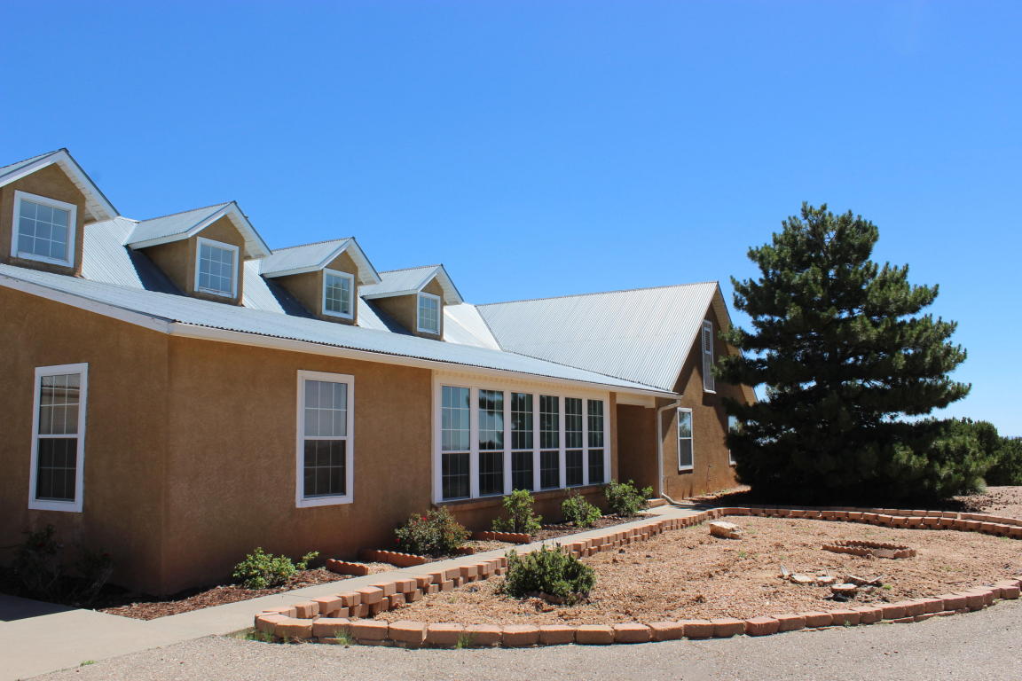 164 Square H Road, Edgewood, NM 87015