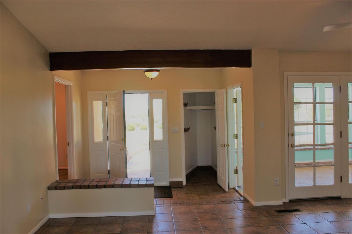 164 Square H Road, Edgewood, NM 87015
