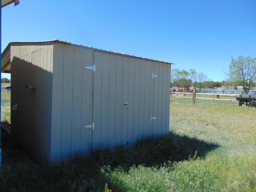 34 Stillwater, Edgewood, NM 87015