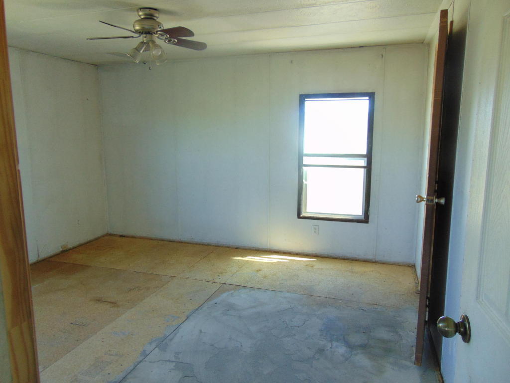 34 Stillwater, Edgewood, NM 87015