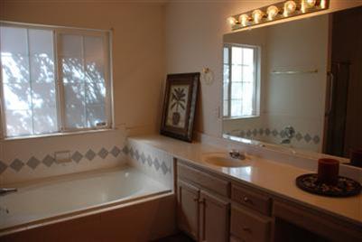 2247 Lonestar Street, Los Lunas, NM 87031