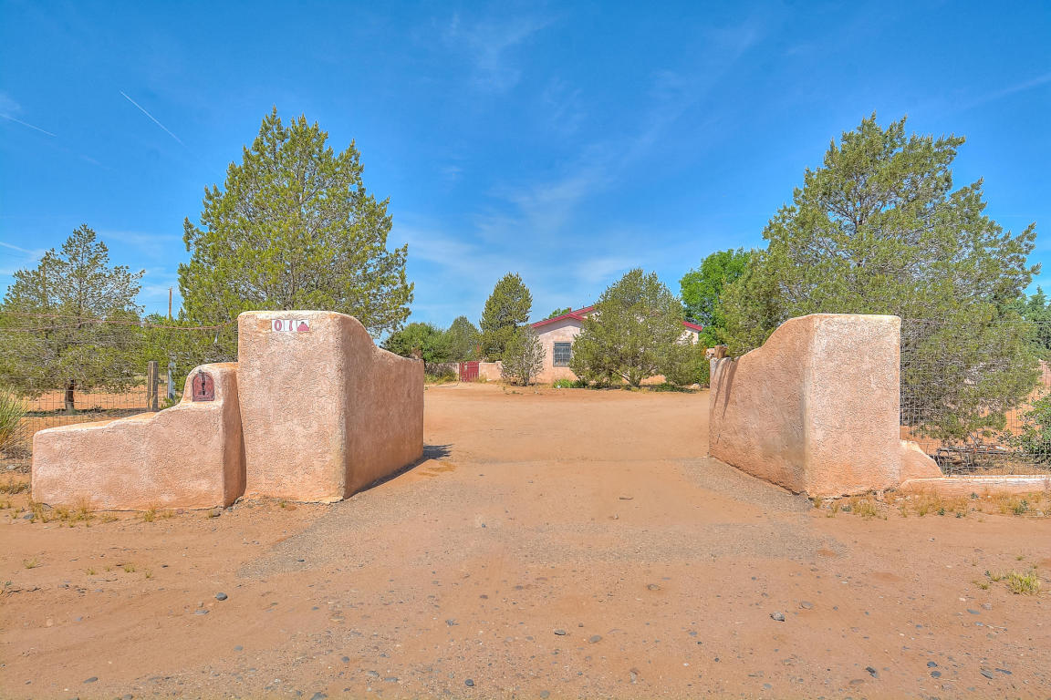 1 San Cristobal Place, Los Lunas, NM 87031