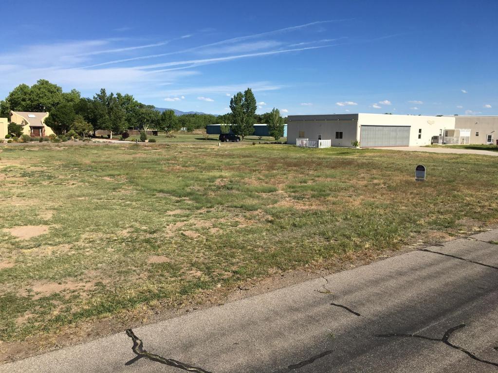 29 Elaine Drive, Los Lunas, NM 87031