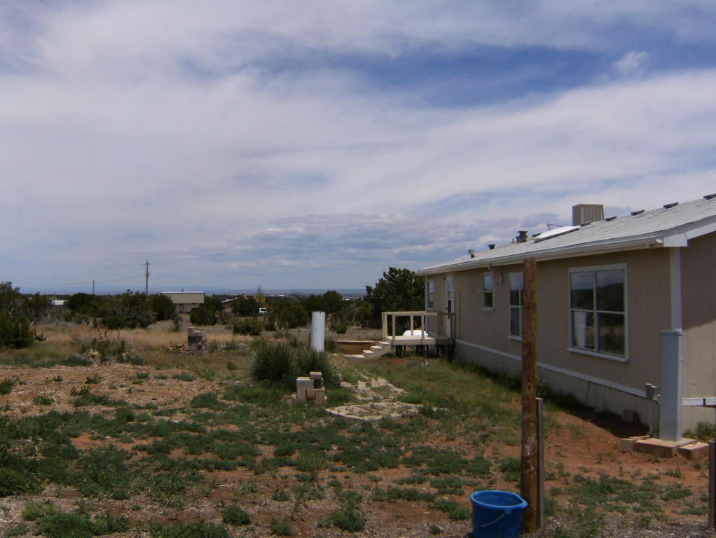 22 PHILLIPS Road, Moriarty, NM 87035