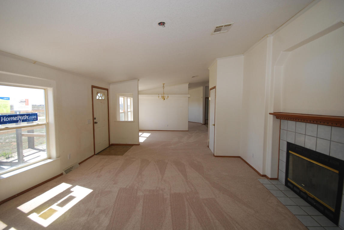 95 Madrid Avenue, Moriarty, NM 87035