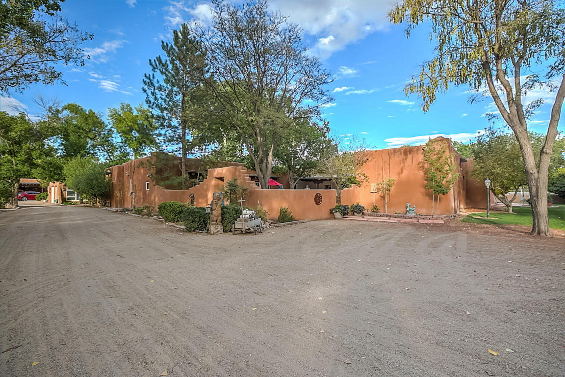 172 Mira Sol Road, Corrales, NM 87048