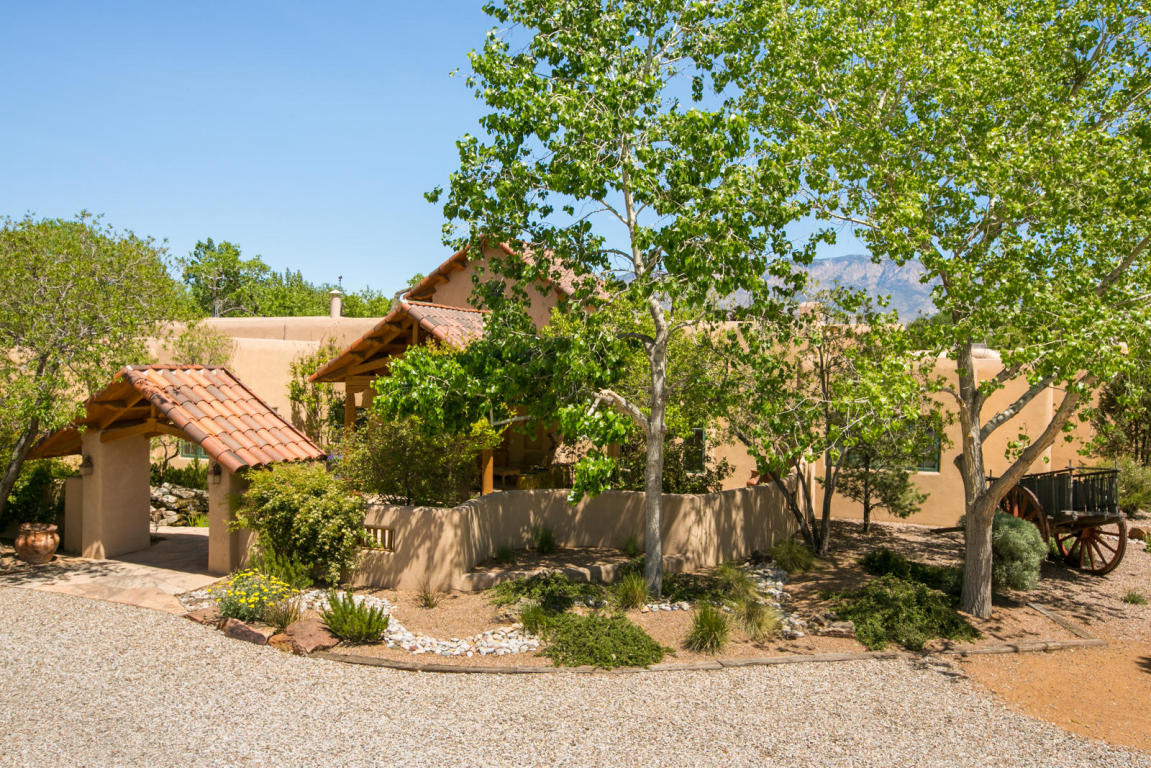 223 Target Road, Corrales, NM 87048