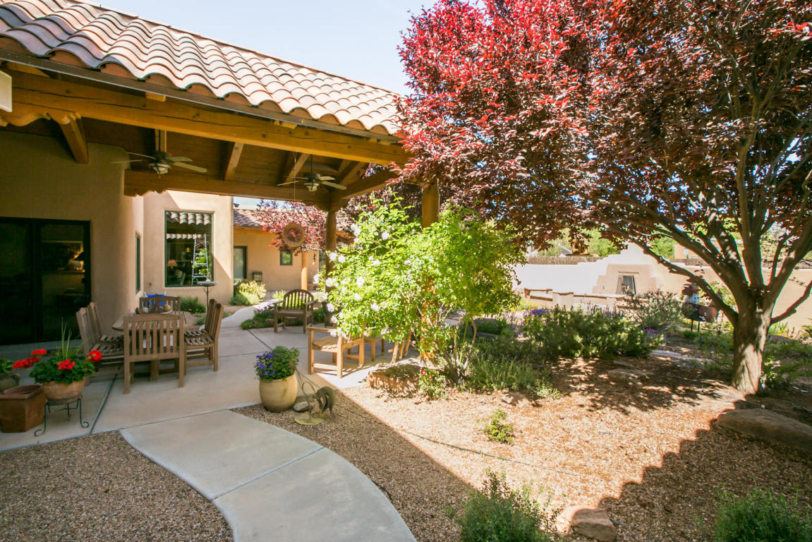 223 Target Road, Corrales, NM 87048