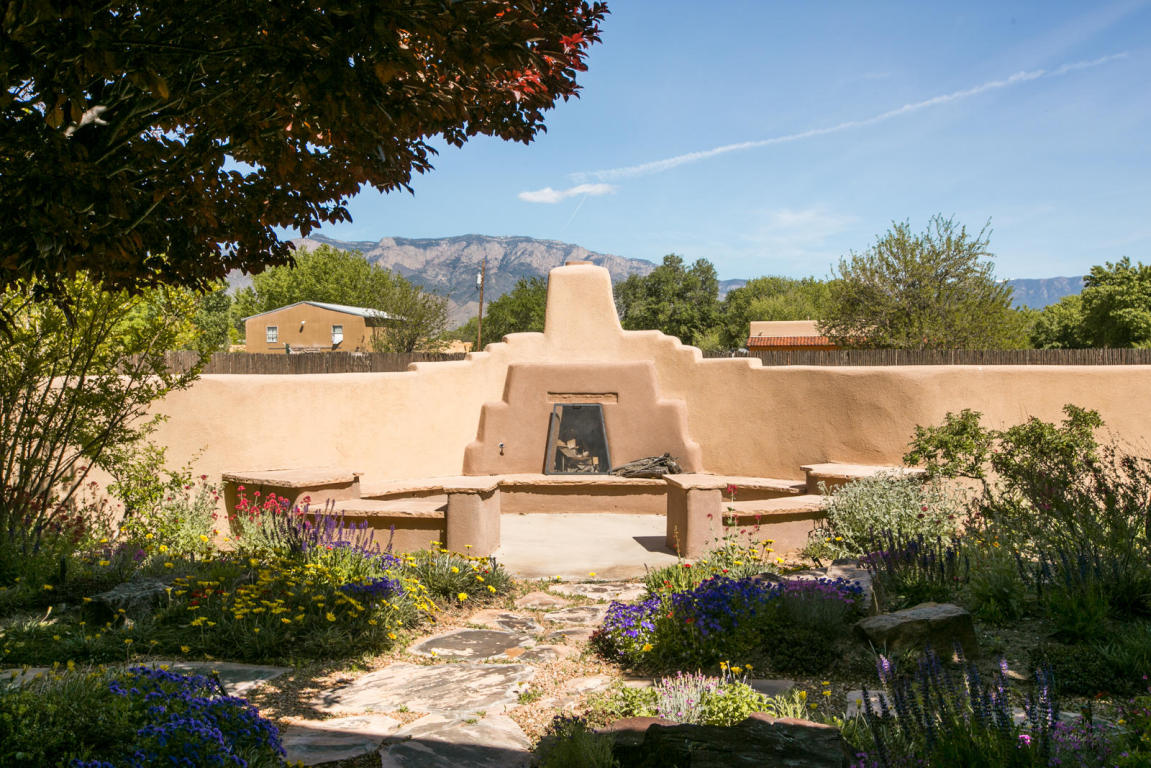 223 Target Road, Corrales, NM 87048