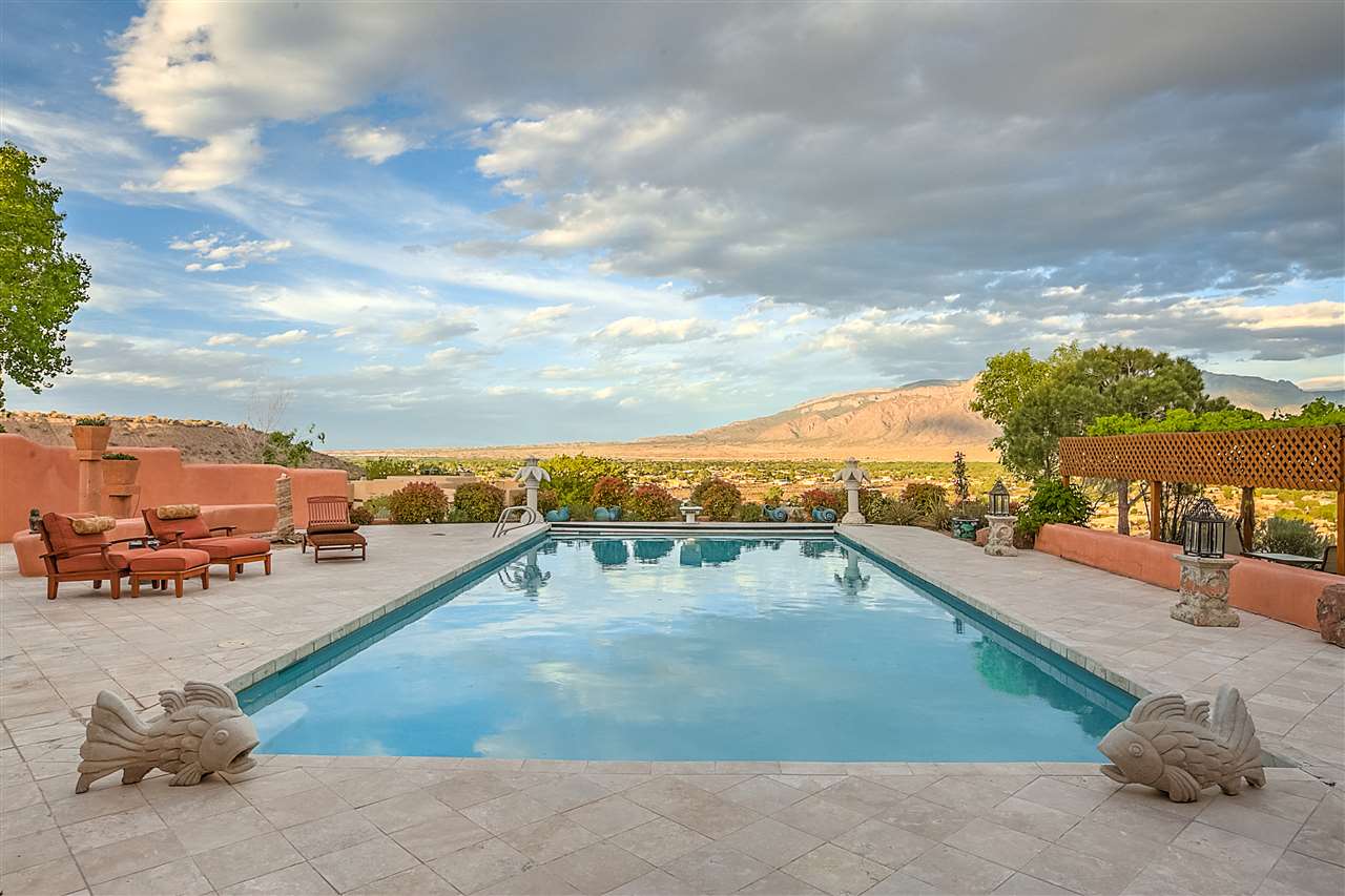 410 Joaquin Ct, Corrales, NM 87048